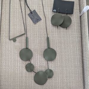 Elk Women's Green Necklace and Earring Set